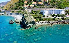 Hotel Ristorante La Scogliera